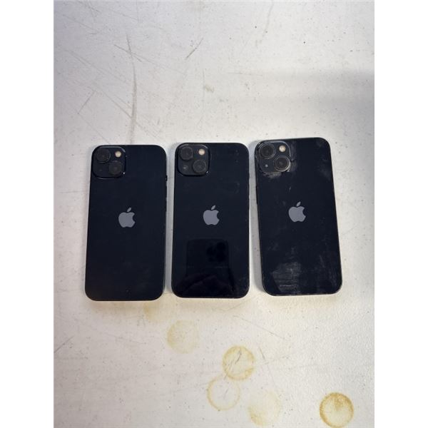 3 APPLE IPHONE 13 SMARTPHONES