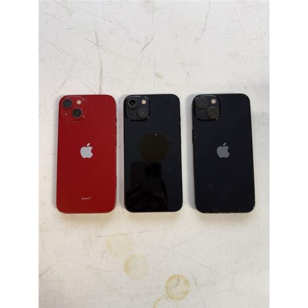 3 APPLE IPHONE 13 SMARTPHONES
