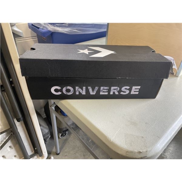 NEW CONVERSE ALL STAR, MENS 9 WOMENS 11