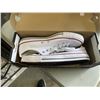 Image 2 : NEW CONVERSE ALL STAR, MENS 9 WOMENS 11