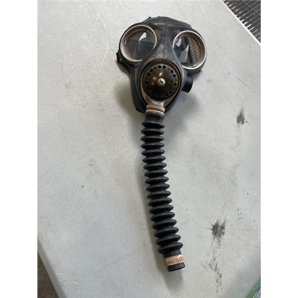 GAS MASK