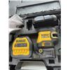 Image 2 : DEWALT LASER LEVEL IN CASE - WORKING