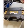 Image 5 : DEWALT LASER LEVEL IN CASE - WORKING