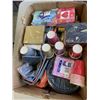 Image 1 : TRAY OF DISPOSABLE PICNIC PLATES, CUPS, ETC