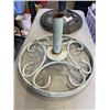 Image 3 : 2 PATIO UMBRELLA STANDS