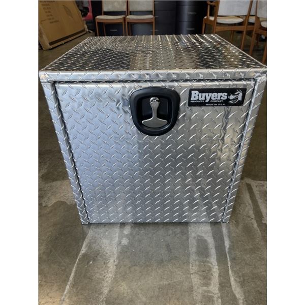 AS NEW BUYERS COMPANY LARGE STORAGE BOX W/ KEYS INSIDE