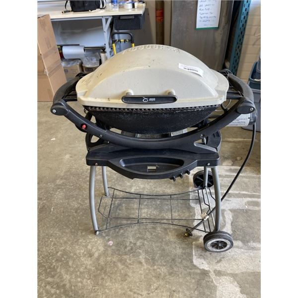 WEBER PROPANE PORTABLE BBQ W/ STAND