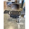 Image 2 : WEBER PROPANE PORTABLE BBQ W/ STAND