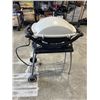 Image 4 : WEBER PROPANE PORTABLE BBQ W/ STAND