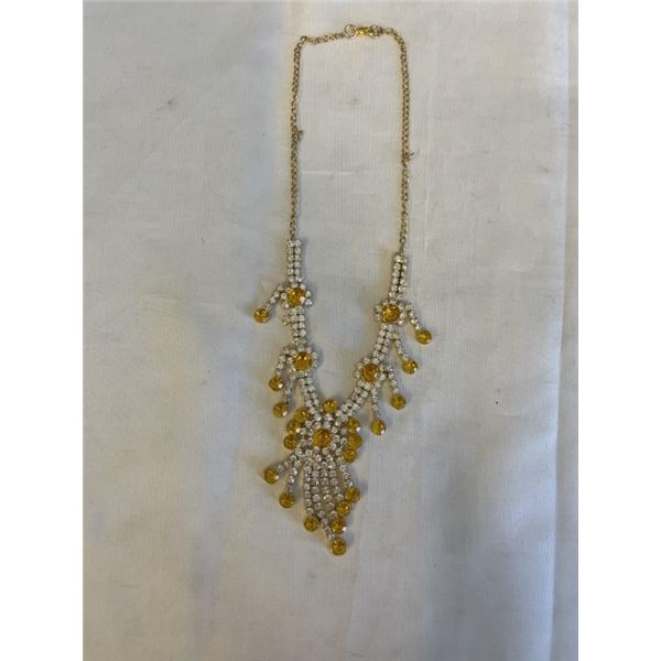 SOUTH EAST ASAIN SPARKLING STONES NECKLACE