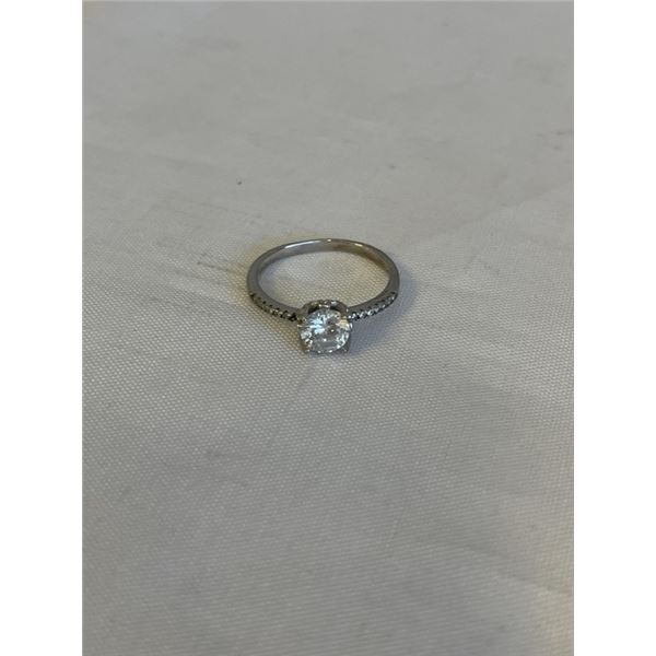 STERLING SILVER SOLITAIRE RING MARKED 925