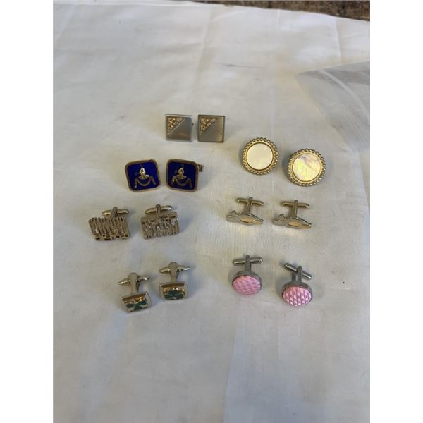 LOT OF VINTAGE PAIRS OF CUFFLINKS