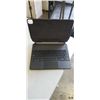 Image 3 : 3 APPLE IPAD FOLIO AND MAGIC KEYBOARDS