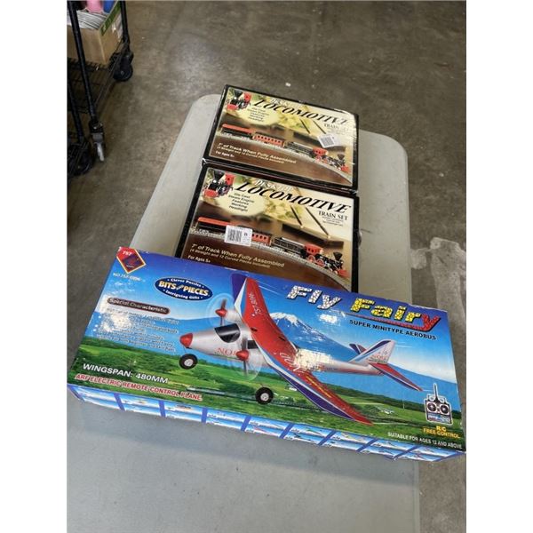 2 DESKTOP TRAIN SETS AND RC PLANE