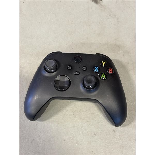 XBOX WIRELESS CONTROLLER - TESTED WORKING, RETAIL $79