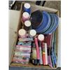 Image 1 : TRAY OF DISPOSABLE PICNIC PLATES, CUPS, ETC