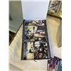 Image 2 : TOTE WITH HUGE ASSORTMENT OF HOCKEY AND FOOTBALL  CARDS