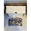 Image 4 : TOTE WITH HUGE ASSORTMENT OF HOCKEY AND FOOTBALL  CARDS