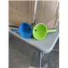 Image 2 : CASE OF 240 NEW PLASTIC FUNNELS, ASSORTED COLOR