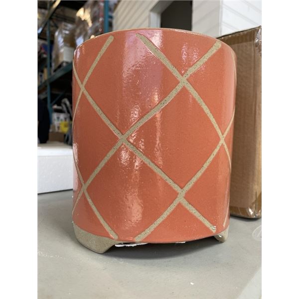 2 NEW STONE & BEAM LARGE PLANTERS