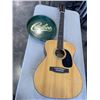Image 1 : CARIBOO TRAY AND ACOUTSTIC GUITAR