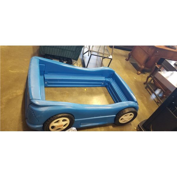 KIDS LITTLE TIKES CAR BED