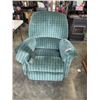 Image 1 : GREEN FABRIC LAZY BOY RECLINER