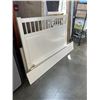 Image 4 : QUEENSIZE WHITE BEDFRAME W/ BOX SPRING