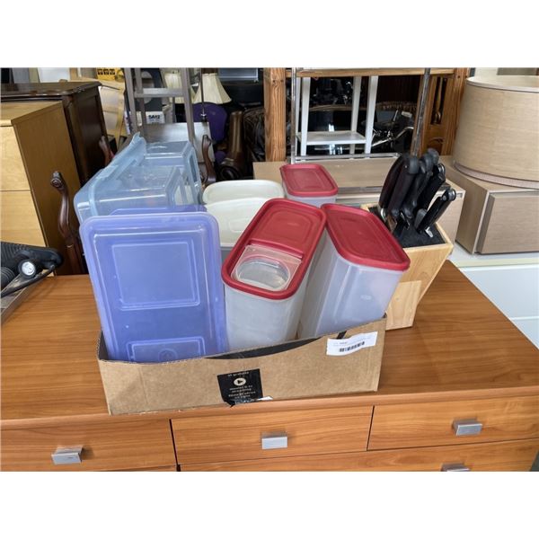PLASTIC FOOD STORAGE CONTAINERS AND KNIFE BLOCK SET