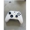 Image 6 : XBOX WIRELESS CONTROLLERS AND GAMING CONTROLLERS STORE RETURNS UNTESTED
