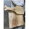 Image 4 : LOT OF KITCHEN ITEMS - SAUTEE PANS, KNIFES, SERVING PLATTERS, GRILL, ETC
