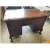 Image 4 : VINTAGE DESK W/ BUILT IN RECORD PLAYER