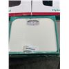 Image 2 : 3 ADAMSON BATHROOM FLOOR SCALES