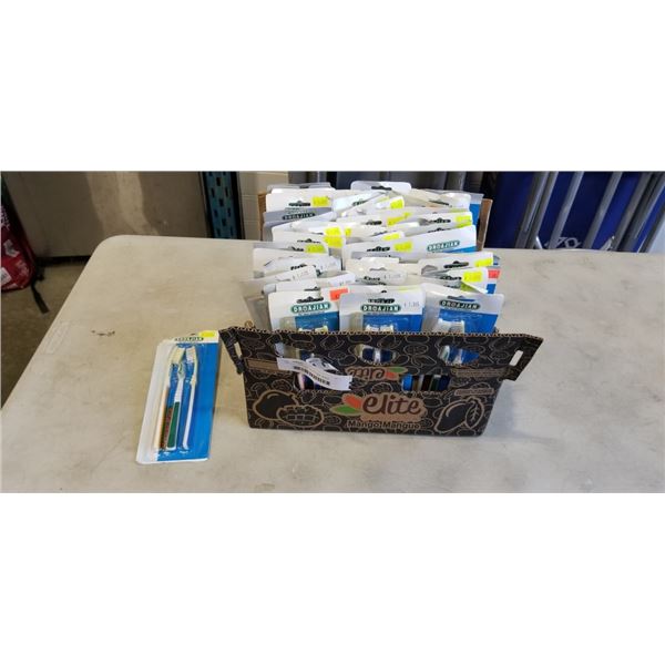 TRAY OF DROAJIAN TOOTHBRUSHES