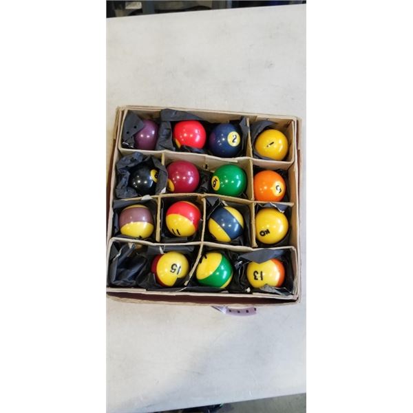 VINTAGE POOL BALLS