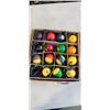Image 1 : VINTAGE POOL BALLS
