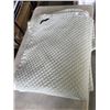Image 1 : RALPH LAUREN QUEENSIZE QUILT
