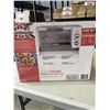 Image 3 : BLACK & DECKER 4-SLICE AIR FRY TOASTER OVEN - TESTED WORKING, RETAIL $179