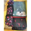 Image 3 : 3 BOXES RED HAT DECOR