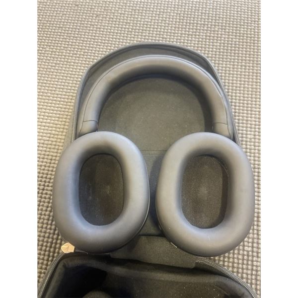 SONY WH-1000MX5 OVER EAR NOISE CANCELLING HEADPHONES - TESTED WORKING, RETAIL $499