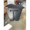Image 4 : SIMPLE HUMAN GARBAGE CAN