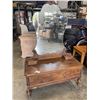 Image 1 : ANTIQUE VANITY DRESSER