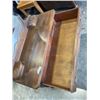 Image 2 : ANTIQUE VANITY DRESSER