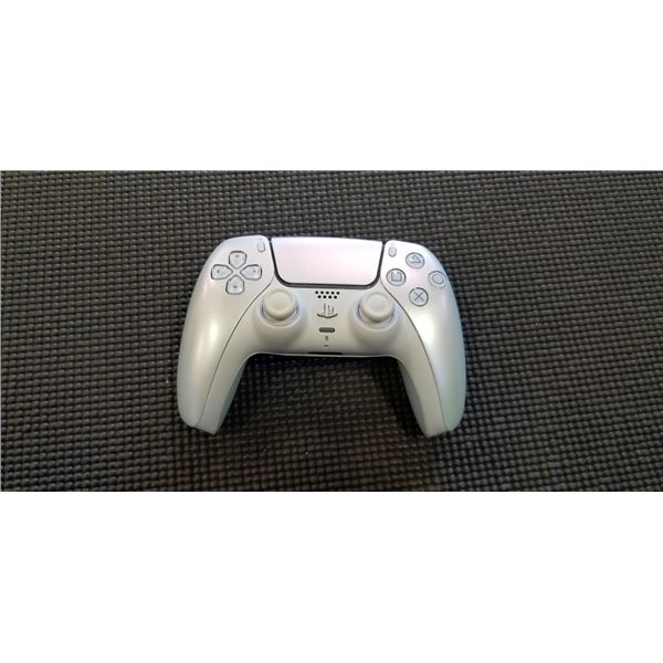 PS5 DUALSENSE WIRELESS CONTROLLER - TESTED WORKING, RETAIL $94