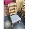 Image 3 : BROYHILL FURNITURE COUNTRY FARMHOUSE DINING TABLE WITH 6 CHAIRS