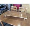 Image 8 : BROYHILL FURNITURE COUNTRY FARMHOUSE DINING TABLE WITH 6 CHAIRS