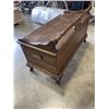 Image 3 : ANTIQUE HONDERICH FURNITURE WALNUT AND CEDAR LINED STORAGE TRUNK