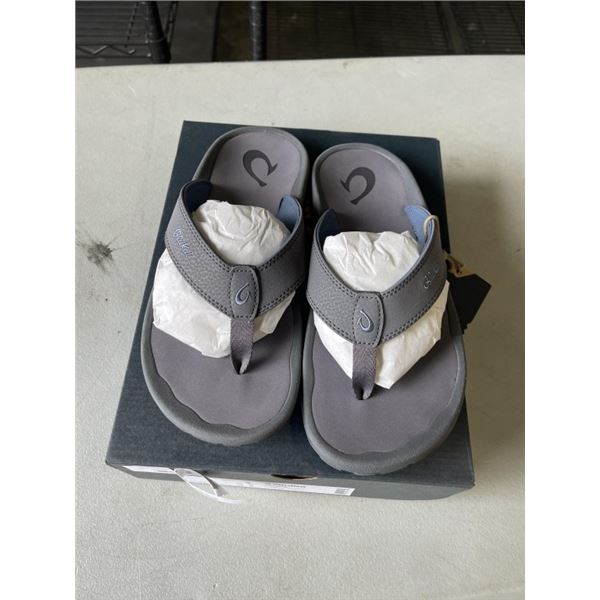 NEW OLUKAI 'OHANA SIZE 9 MENS SANDLES. PAVEMENT/ PAVEMENT COLOR