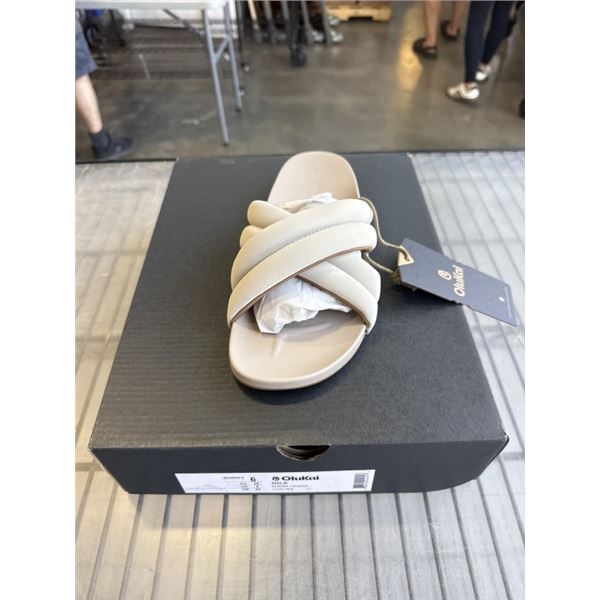 NEW OLUKAI HILA SIZE 6 WOMENS SANDLES - CLOUDY