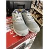 Image 3 : OLUKAI HUIA SIZE 9.5 WOMANS SHOES. PALE GREY/PALE GREY COLOR